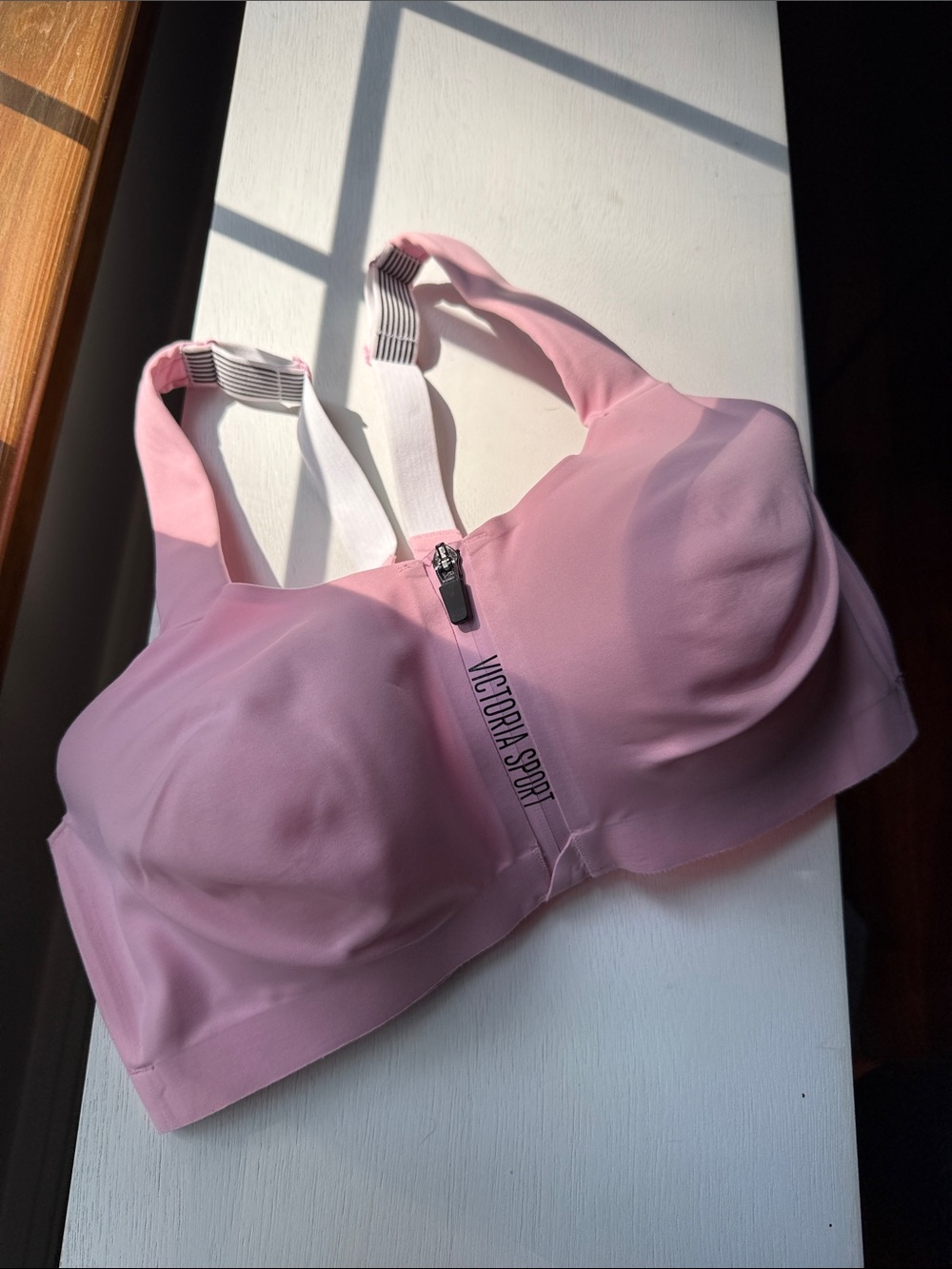 Victoria's Secret Pink Front-Zip High Support - Knockout - Sports Bra